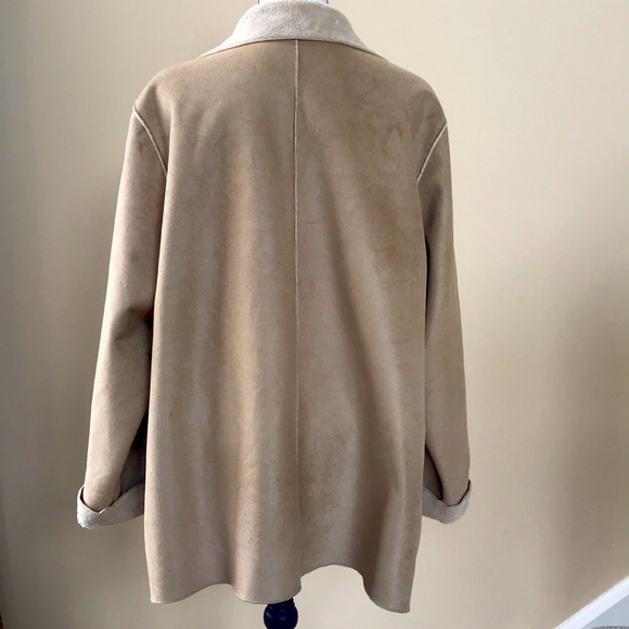 Avenue Faux Shearling Coat (Size 18/20) - Picture 3 of 8